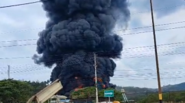 Un nuevo incendio en la Refinería de Esmeraldas se registró este vienres 30 de enero de 2026.