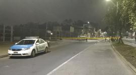 El cuerpo de una persona quedó en la mitad de la vía luego de un ataque con arma blanca.
