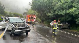 La vía Quito - Papallacta fue completamente cerrada por un trágico choque.