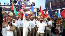 Bad Bunny brilló en el espectáculo del medio tiempo en el Super Bowl.