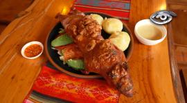 Durante siglos ha estado presente en la mesa andina, desde el día a día hasta las celebraciones, con recetas que combinan técnica, memoria y cultura. Un viaje por la historia y el significado del cuy en Ecuador: un plato nutritivo que reúne a familias y amigos y que sigue ocupando un lugar especial en las cocinas ecuatorianas.