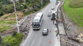 Hay varias vías en Ecuador que están parcialmente habilitdas al tránsito.