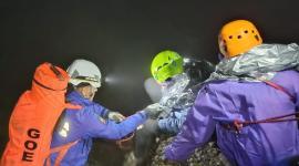 Rescatan a seis montañistas afectados por un rayo en volcán Corazón