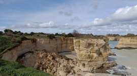 Aspecto actual del Arco de los enamorados en Torre Sant’Andrea, Melendugno.
