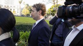 Mark Zuckerberg, el CEO y presidente de Meta, llega a una corte en Los Ángeles, para testificar en un juicio en contra de gigantes de las redes sociales como Instagram y YouTube, acusadas de crear plataformas adictivas y perjudiciales para menores de edad.