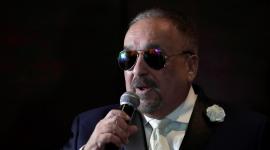 Fotografía de archivo 04 de diciembre de 2019 que muestra al músico y compositor de salsa Willie Colón hablando durante un coloquio en Ciudad de Panamá (Panamá).