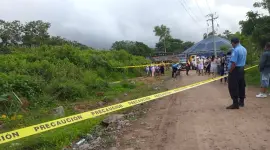 La Policía Nacional abrió una investigación para determinar las causas de estas muertes violentas.