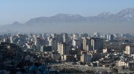 Así luce barrio residencial de Kabul el 27 de febrero de 2026, tras los combates transfronterizos nocturnos entre Afganistán y Pakistán.