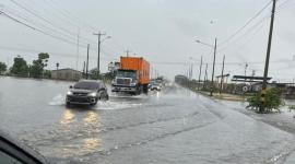 Las lluvias no cesan en Ecuador y han ocasionado inundaciones y desbordamientos de ríos.