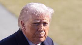 El presidente de Estados Unidos, Donald Trump, habla este viernes en la Casa Blanca, en Washington (EE.UU.).