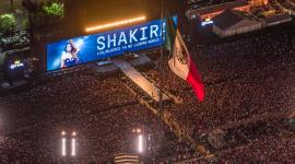 Shakira se presentó en el Zócalo de México con un récord de 400 000 asistentes.