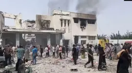 Una explosión en una escuela de  Irán causó la muerte de decenas de niñas.