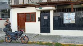 Ambiente en la embajada de Cuba, por supuesta expulsión del embajador, en el sector norte de la Capital.