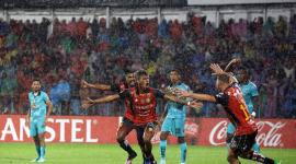 Cuenca,Ecuador 4 de marzo de 2026 En la noche de hoy en el estadio Alejandro Serrano Aguilar de la ciudad de Cuenca,el Deportivo Cuenca y Libertad FC por la fase preliminar de la Copa Sudamericana 2026.En eliminación directa a partido único; el ganador clasifica directamente a la fase de grupos de la Copa Sudamericana.fotgo Boris Romoleroux/API.