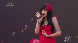 Mon Laferte de Yo Me Llamo llegó al set de esTAmañana para cantarnos las canciones mas sonadas de la artista.