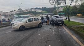 Dos vehículos livianos chocaron la mañana de este viernes 13 de marzo.