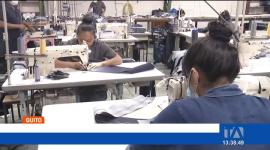 Harold Burbano anuncia la firma de nuevos acuerdos laborales mientras las centrales sindicales anuncian acciones en rechazo a las recientes reformas. Un reportaje de María Gracia Chacón