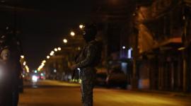 Miembros de la Policia y Fuerzas Armadas   recorren el sector de El Recreo, en el cantón Durán.