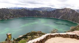 Imagen aérea de la laguna de Quilitoa en Cotopaxi