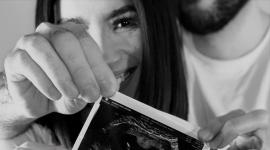 La periodista Dayanna Monroy anuncia su primer embarazo.