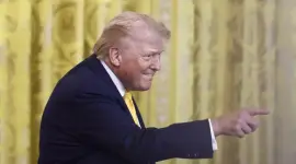 El presidente Donald Trump continúa las conversaciones con su par de Cuba.