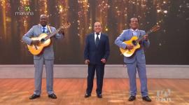 Roberto Zumba, cantante ecuatoriano, nos visitó en el sillón de los amigos de esTAmañana, donde habló de su amplia trayectoria musical y sus destacadas colaboraciones.