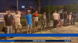 Los infractores de la medida capturados en las últimas 48 horas están siendo trasladados a varias cárceles del país. Un reportaje de Catalina García