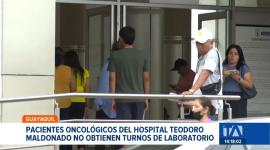 Pese a tener nueva gerencia, los afiliados denuncian largas esperas por citas y falta de limpieza en la casa de salud más grande del país. Un reportaje de Jazmín Solís