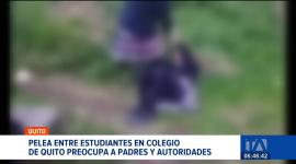Videos difundidos en redes sociales muestran una riña entre estudiantes de un colegio del norte de Quito. Padres piden sanciones de las autoridades.