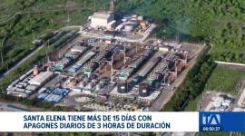 Santa Elena suma más de 15 días con apagones diarios de tres horas. El Ministerio de Energía estima que la situación se normalice este fin de semana. Un reportaje de Bernarda Cevallos