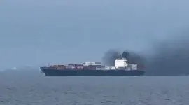 Guardia Revolucionaria iraní, el buque 'Permisa' fue atacado mientras se encontraba atracado en el muelle Perla de la isla.