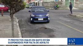 El desabastecimiento de asfalto desde la Refinería de Esmeraldas frena los trabajos en Quito. El Municipio espera retomar las obras este fin de semana. Un reportaje de Stephany Paz