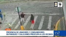 Vecinos del barrio IESS Fut, al sur de Quito, denuncian el abandono de parques y calles invadidos por libadores y consumidores de droga. Un reportaje de Brigette Mancheno