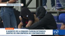 Agentes de la Dinased fueron detenidos en Guayaquil. Las evidencias halladas generan dudas sobre la legalidad de un procedimiento realizado por la unidad. Un reportaje de Catalina García