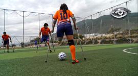 Un grupo de jugadoras, junto a su cuerpo técnico, conforma el primer club femenino del país integrado por mujeres que han perdido alguna extremidad. Con disciplina y carácter, ya han competido a nivel internacional. Esta es la historia del Club Deportivo Cienpiés.