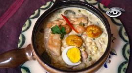 Este plato sigue generando discusión: su origen y sus versiones no tienen una respuesta única. Andina o mestiza, cada familia defiende su receta, con o sin bacalao, más espesa o ligera. Exploramos por qué, pese a todo, la fanesca sigue siendo uno de los sabores más esperados en Ecuador.