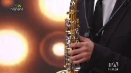 Dennis Sánchez, cantante ecuatoriano, nos presentó su nueva propuesta musical, con la que pretende darle un nuevo aire a la música ecuatoriana.