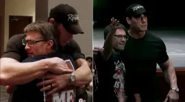 John Cena abraza fans