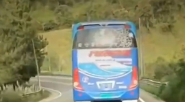 Imprudencia de conductor de bus Interprovincial Turismo