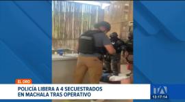 En operativos simultáneos, la fuerza pública logró liberar a las víctimas por quienes los delincuentes exigían hasta 20 mil dólares para no atentar contra sus vidas.