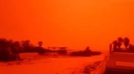 El cielo de Australia Occidental se pintó de rojo tras el paso del ciclón Narelle con vientos que superan los 220 kilómetros por hora.