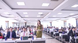Valentina Centeno, proponente de la Ley, durante la sesión de la Asamblea Nacional en Manabí.