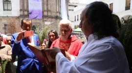 Cientos de feligreses acudieron a la Iglesia de San Francisco y la Capilla de la Catedral, para celebrar el domingo de Ramos.