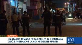 Un ataque armado registrado en las calles 12 y Sedalana en el suburbio de Guayaquil dejó como saldo tres personas asesinadas. Las víctimas serían miembros de una misma familia.