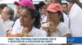 Fieles de cinco parroquias recorrieron siete kilómetros en un acto de fe y oración; los devotos elevaron peticiones por la seguridad y la paz en el país. Un reportaje de Carlos Sacoto