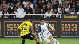 Campeonato nacional de fútbol,  Liga de Quito, LDU-Q enfrenta a Barcelona en el estadio Rodrigo Paz Delgado.