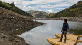 La escasez de lluvias se evidencia en la acelerada disminución del nivel de agua (cota) en el embalse de la represa Mazar, que alimenta al complejo hidroeléctrico Paute-MolinoFotos:API