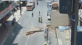 Parte de la estructura que se cayó en Guayaquil este sábado 4 de abril