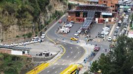 En puente Rumichaca se restringe circulación vehicular hacia Colombia