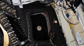 Imagen difundida por la NASA que muestra una vista de la Luna antes del sexto día de vuelo de la misión de Artemis II